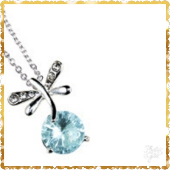 3x$18 Dragonfly Dance Necklace Green-like - Picture 7 of 8